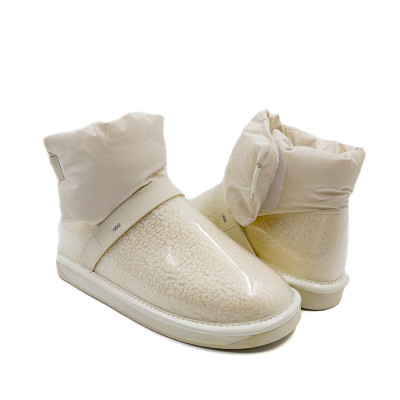 UGG Clear Quilty Boot White