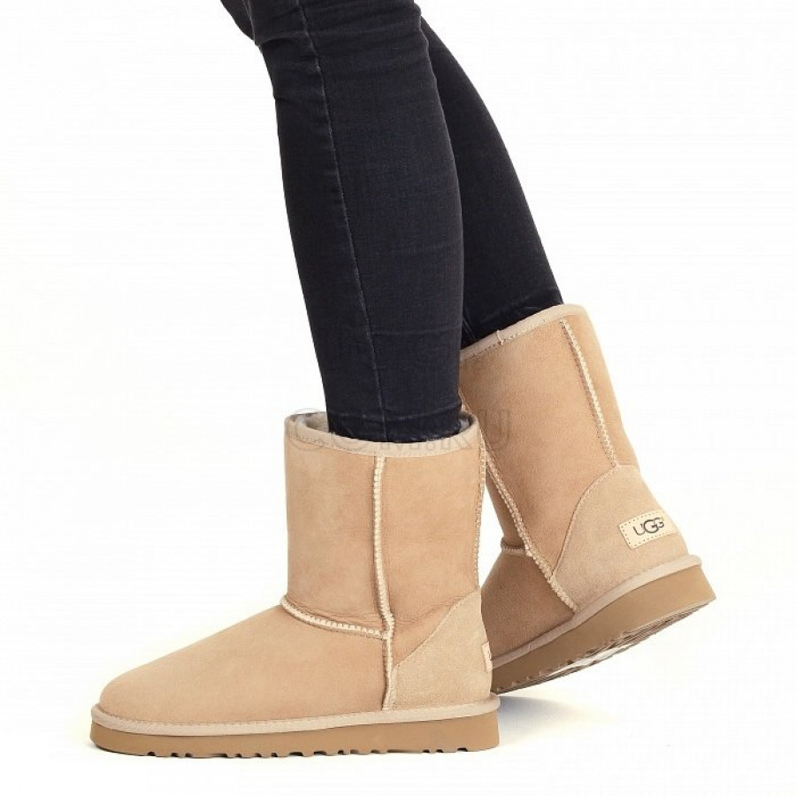 Женские UGG Classic Short II Sand