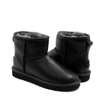 UGG Classic Mini Leather Black