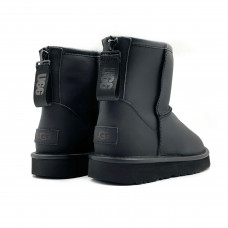 UGG Classic Mini Logo Zip Shine Black