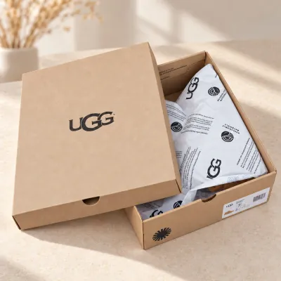 Коробка UGG с этикеткой, фирменной бумагой и печатью на картоне